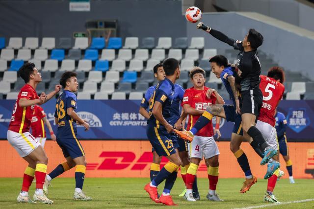 德比保级战闷平告终 微弱领先的广州队形势最危?