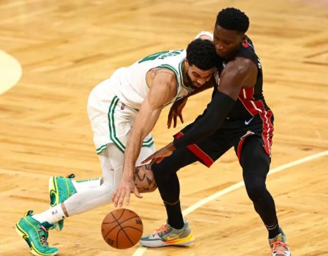 重蹈G1第三节覆辙 凯尔特人被23次失误吞噬